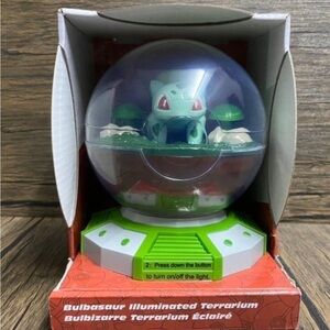 GameStop Nintendo Pokemon Bulbasaur LIGHTS UP Illuminated Pokeball Terrarium NEW